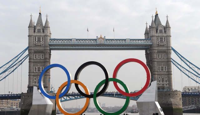 Llegan los aros olimpicos a Londres 2012