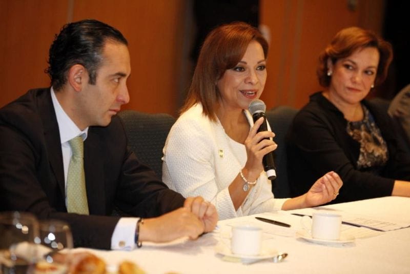 Roberto-Gil-josefina-vazquez-mota-elecciones