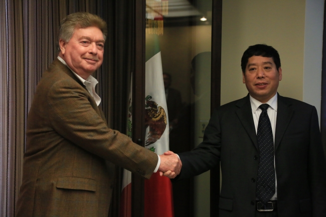Francisco Vega de Lamadrid se reúne con empresarios chinos