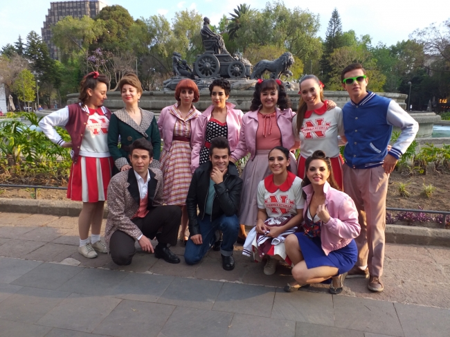 El elenco de Vaselina celebró el Día de San Valentín