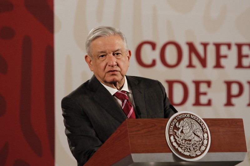 Sigue mintiendo López Obrador sobre crecer al 4% PIB