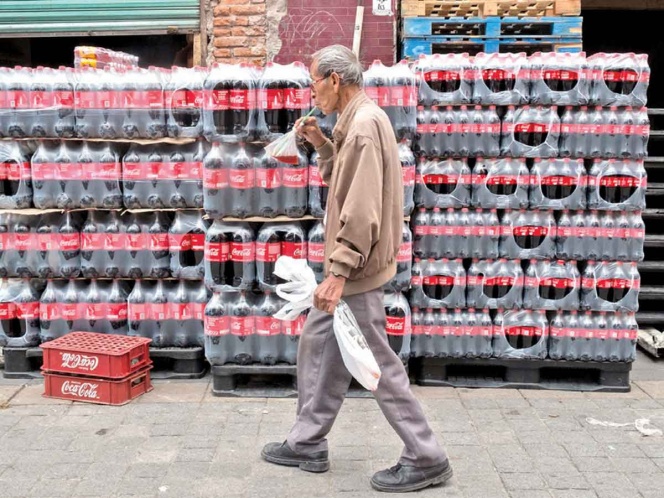 Coca-Cola se ampara por etiquetado mexicano