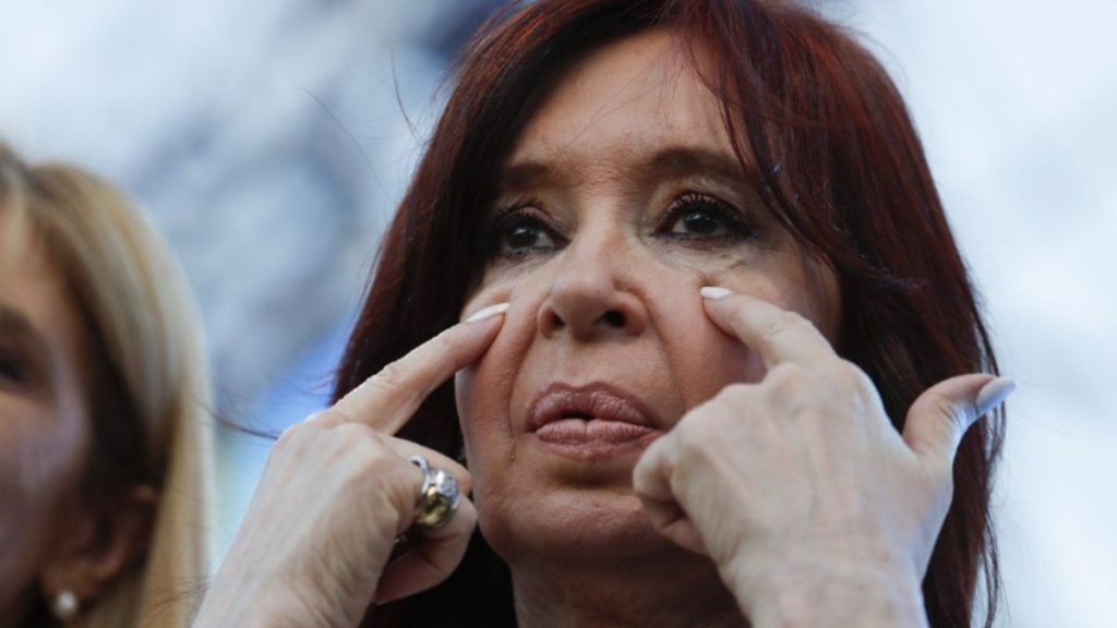 Acusan a Cristina Fernández de corrupción; piden 12 años de cárcel