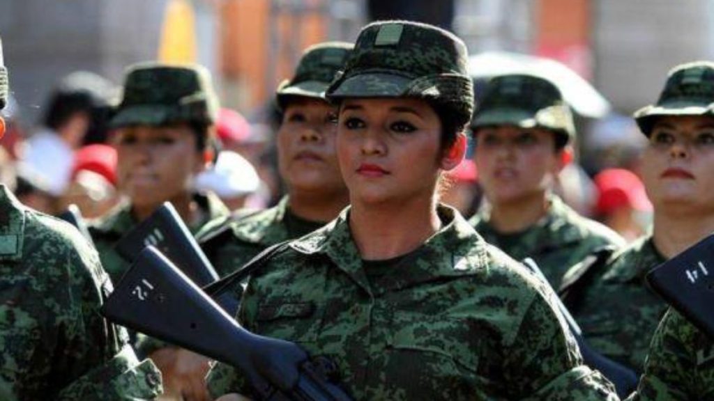 Proponen sea obligatorio el servicio militar para mujeres