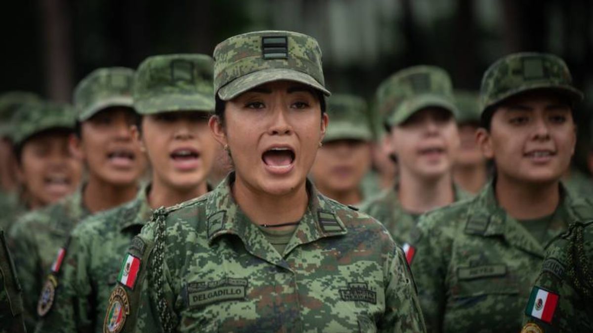 Proponen sea obligatorio el servicio militar para mujeres