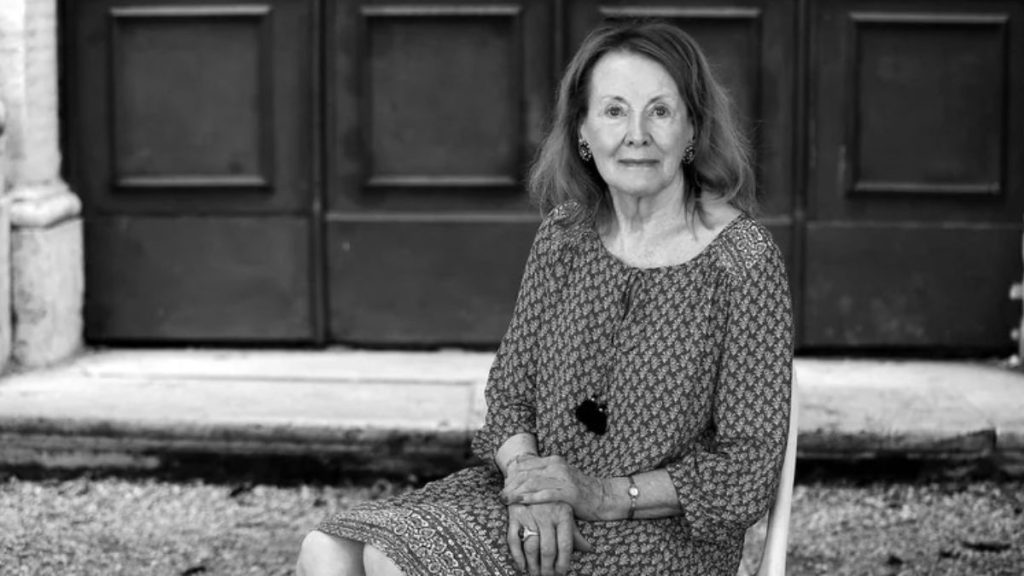 Entregan Nobel de Literatura a escritora francesa Annie Ernaux