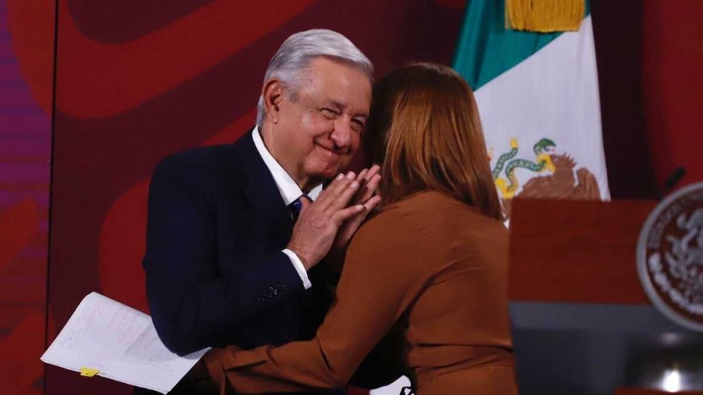 El anuncio de la salida de Tatiana Clouthier fue realizado por el presidente López Obrador durante su conferencia matutina.