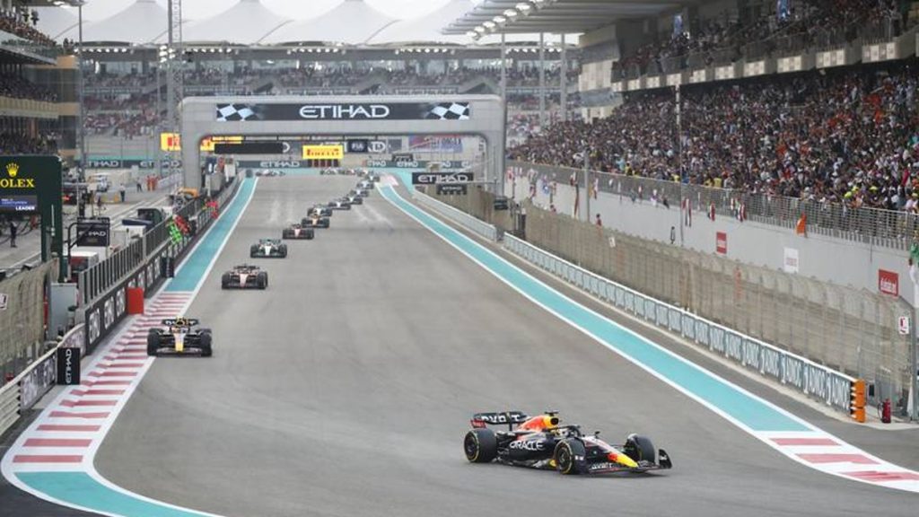 El Checo Pérez culmino en el tercer sitio del Gran Premio de Abu Dhabi, con lo que aseguró la tercera plaza del campeonato de F1.