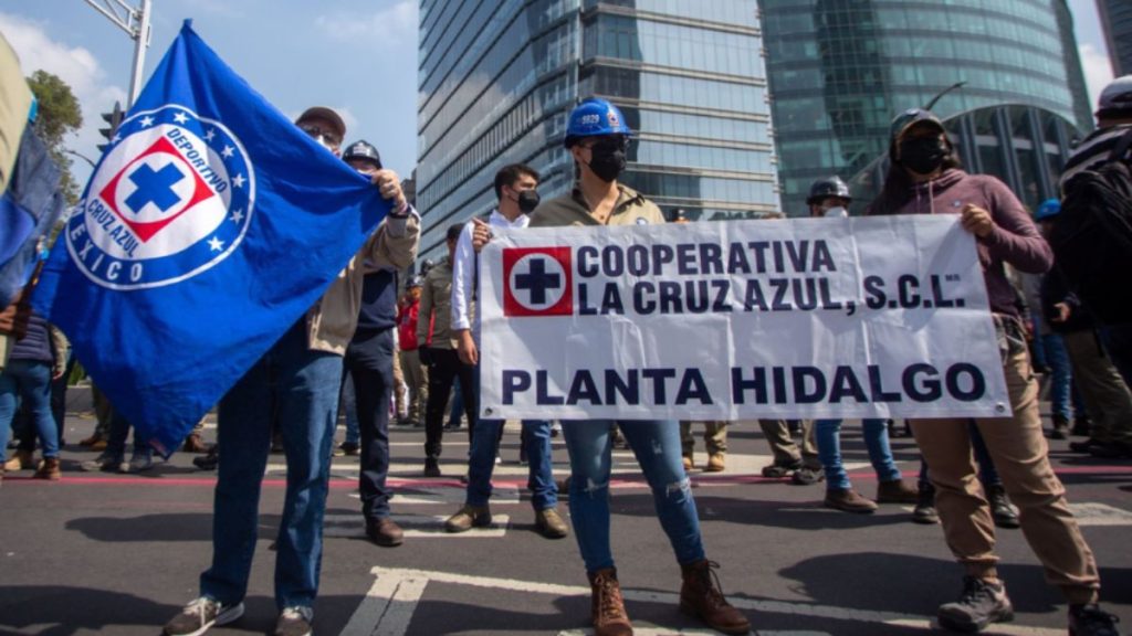 Disidentes se niegan a abandonar instalaciones de la Cruz Azul tras sentencia