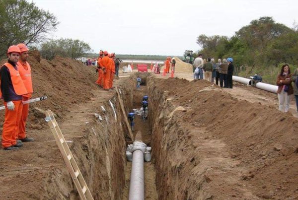 El gobierno de Quintana Roo trabaja en modernizar la infraestructura de Cancún con grandes obras y una de estas es la instalación de gasoductos en el bulevar Colosio