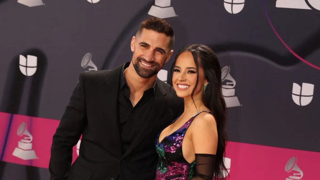 ¡Dio el sí! Becky G acepta anillo de compromiso