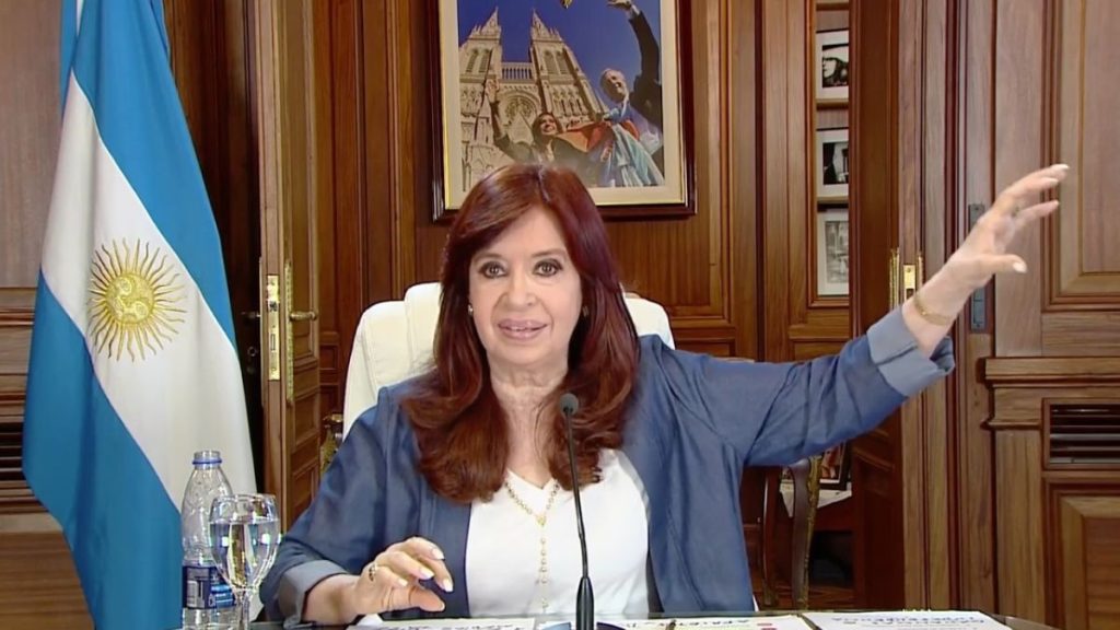 Sentencian a 6 años de prisión a Cristina Fernández, vicepresidenta de Argentina