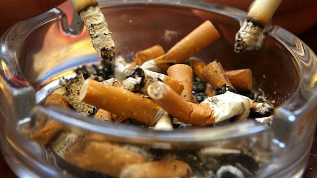 Con #NoProhíbasGatell usuarios critican prohibición de exhibición de cigarros