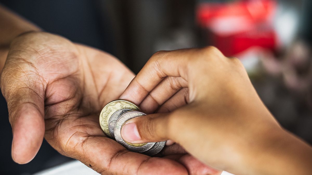 Anuncia AMLO que salario mínimo subirá en 2023