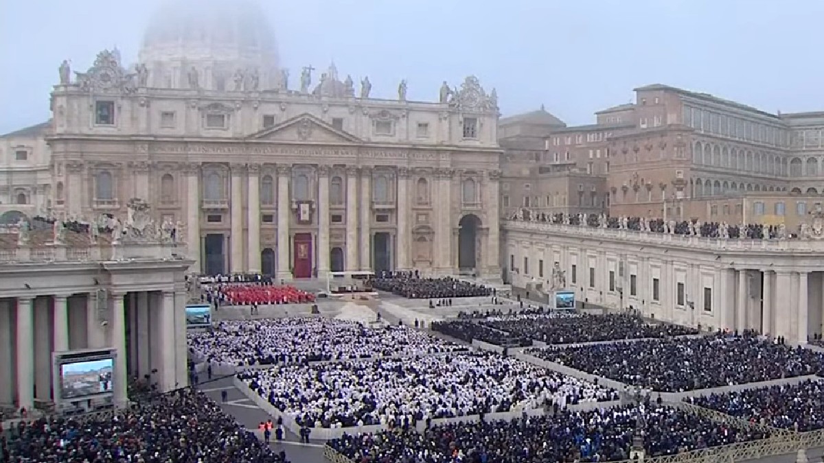 Así fue el solemne funeral del papa Benedicto XVI