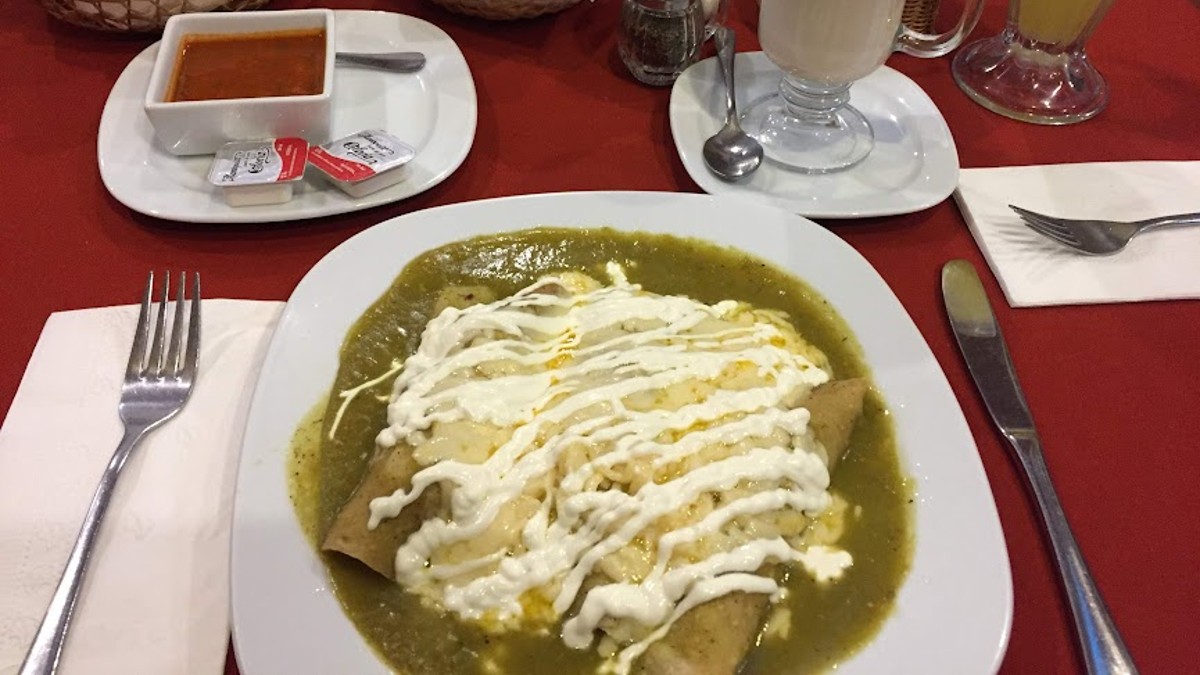 Así reaccionó un extranjero al comer por primera vez antojitos mexicanos