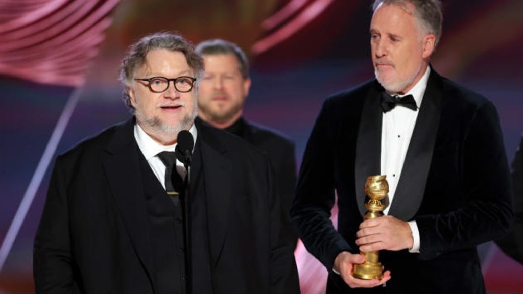 Guillermo del Toro obtuvo el Globo de Oro a mejor película animada por Pinocho.