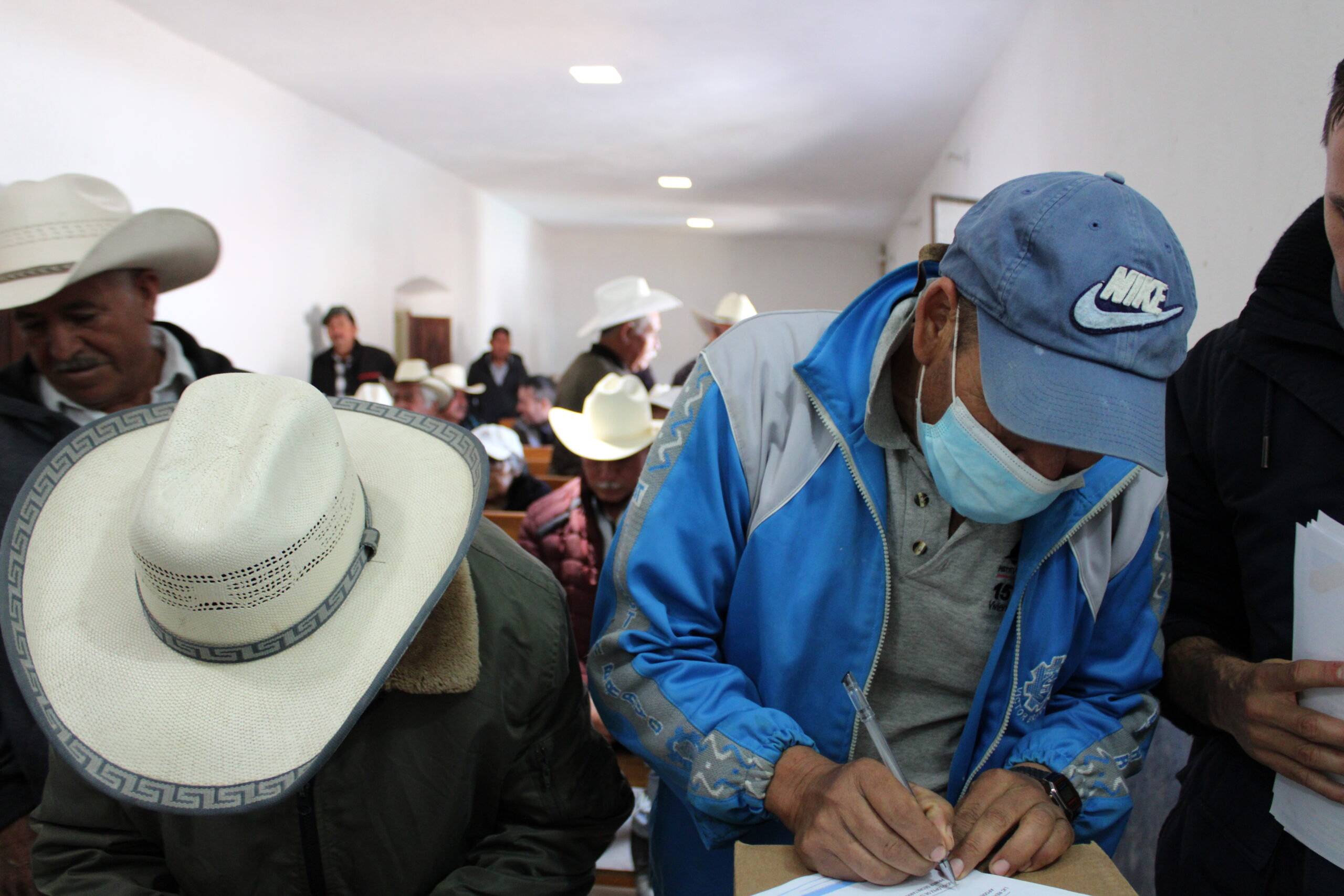 Signan convenio de colaboración ejidatarios y minera en Puebla