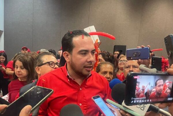 Michel Benítez Uriarte se convierte oficialmente en el candidato de la planilla roja para competir por la Secretaría General del STASE.