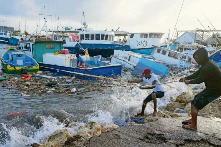 Huracán Beryl deja seis muertos y destrucción generalizada en el Caribe