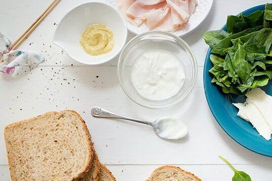 Desayunos para godín: prácticos, rápidos y muy nutritivos 9 solo opiniones.com solo opiniones.com sandwich integral de pavo queso y espinacas edited