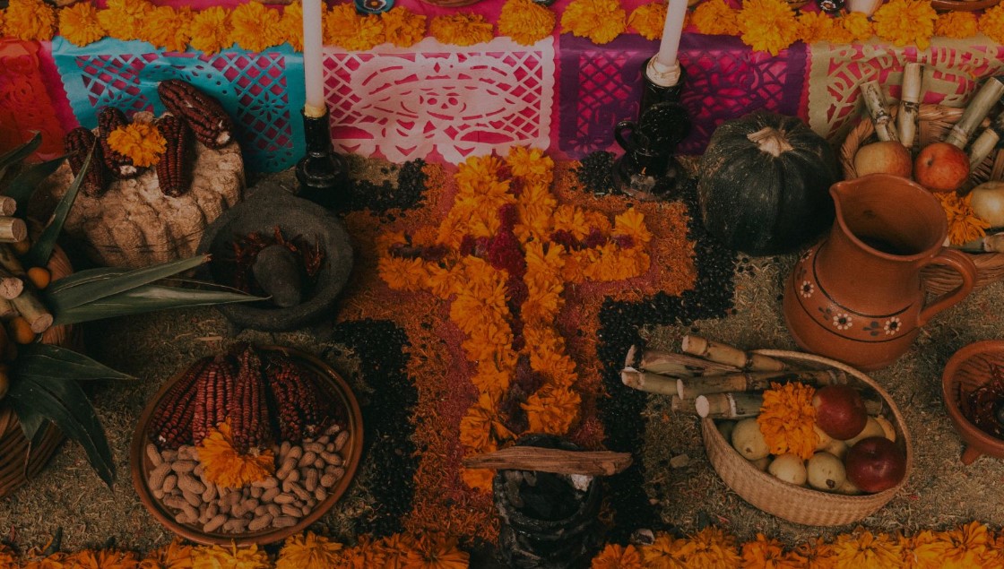 Los elementos del altar de muertos y su profundo significado 2 Altar de muertos, una tradición en México