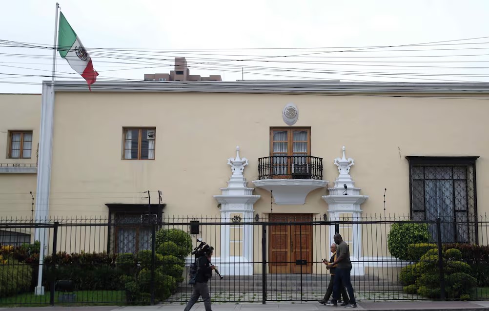 Embajada mexicana en Perú: advertencia por violación al derecho internacional 1 embajada mexicana en Perú