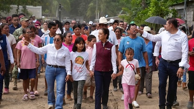 Aprueba 70 a Sheinbaum en mes de inundaciones Encuesta EF 2 solo opiniones.com image 2